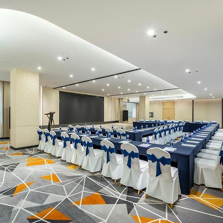 Holiday Inn Express Chengdu Tianfu Square By Ihg - Chunxi Road And Kuanzhai Alley Exterior photo