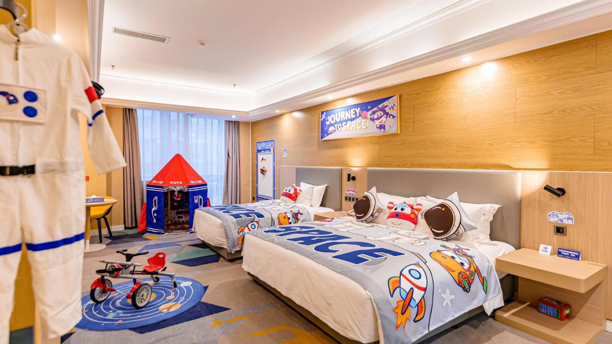 Holiday Inn Express Chengdu Tianfu Square By Ihg - Chunxi Road And Kuanzhai Alley Exterior photo