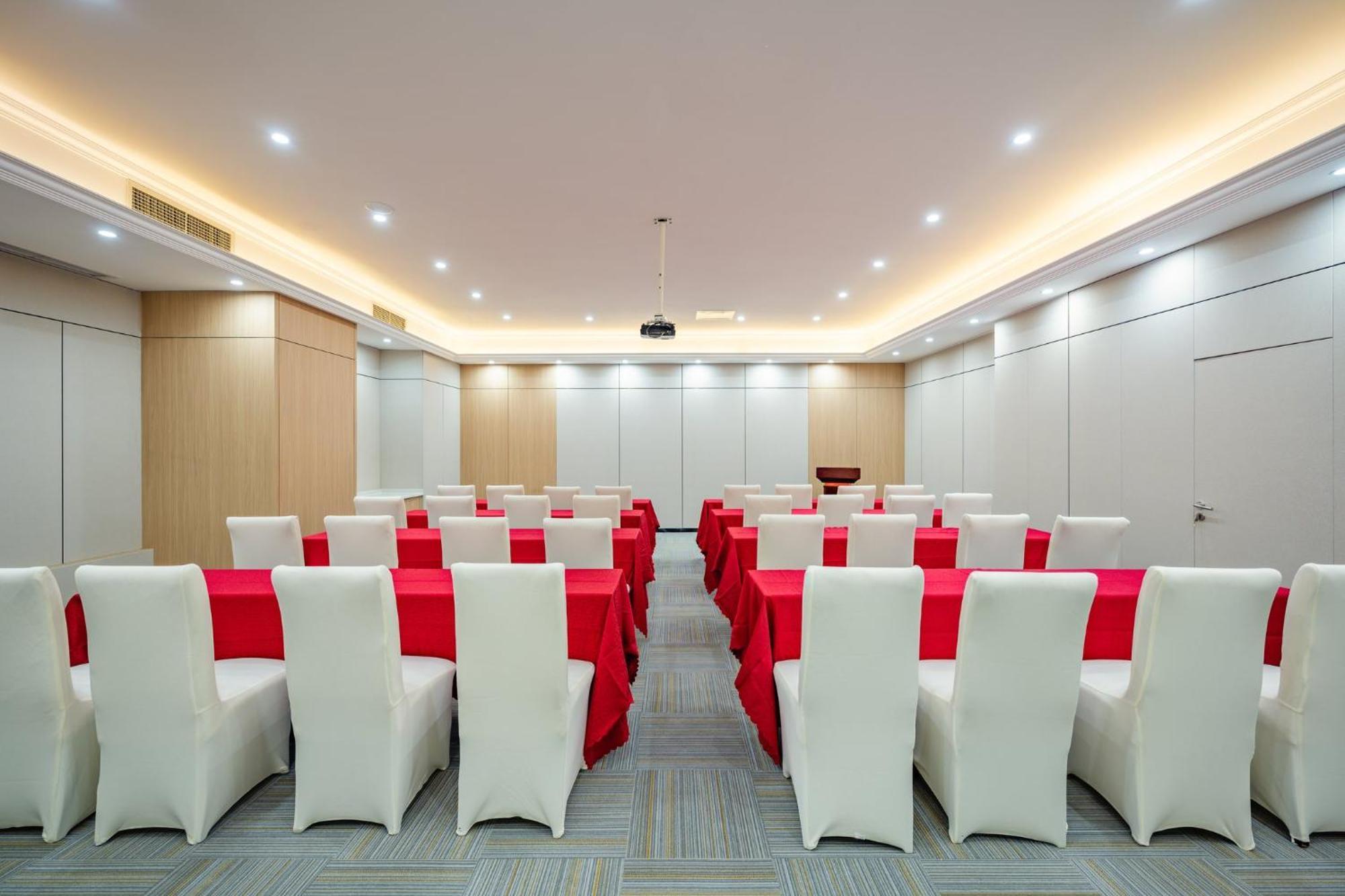 Holiday Inn Express Chengdu Tianfu Square By Ihg - Chunxi Road And Kuanzhai Alley Exterior photo